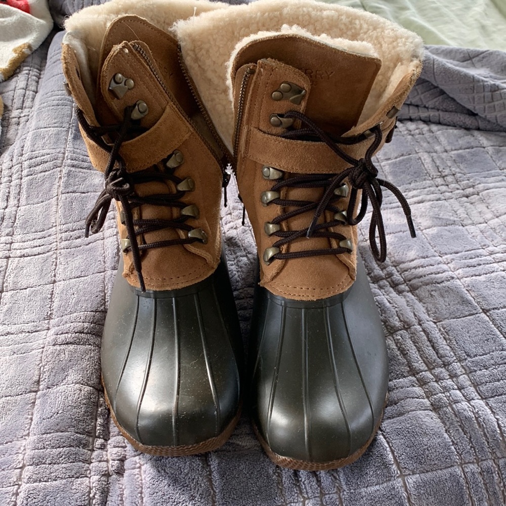Sperry snow boots
